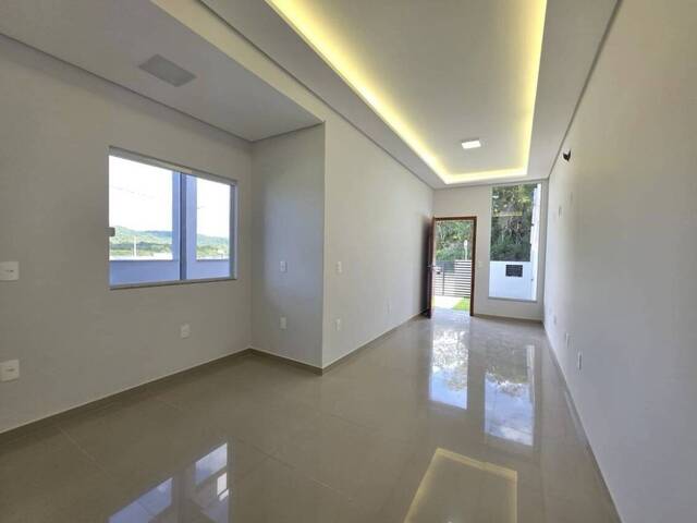 #21 - Casa para Venda em São José - SC - 3
