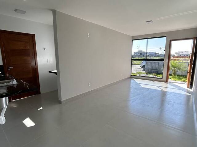 #27 - Casa para Venda em São José - SC - 2