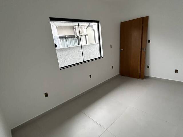 #34 - Casa para Venda em São José - SC - 3